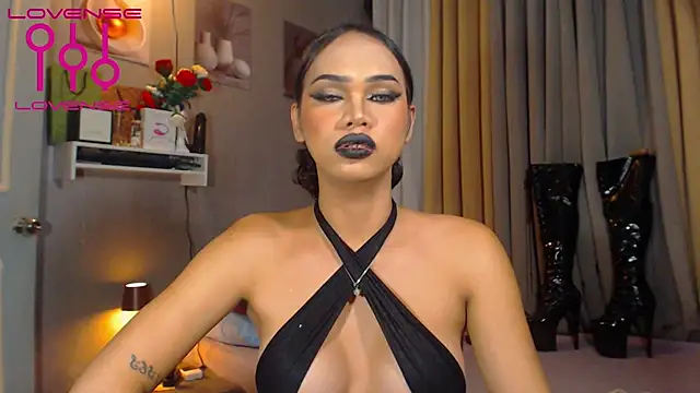 Lexi_ThunderFuck live cam on StripChat