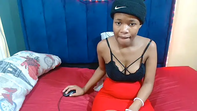 HotCreamyTea webcam