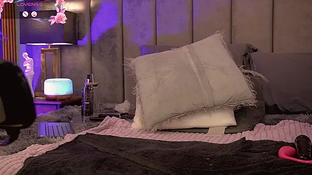 Angelina_Dior webcam