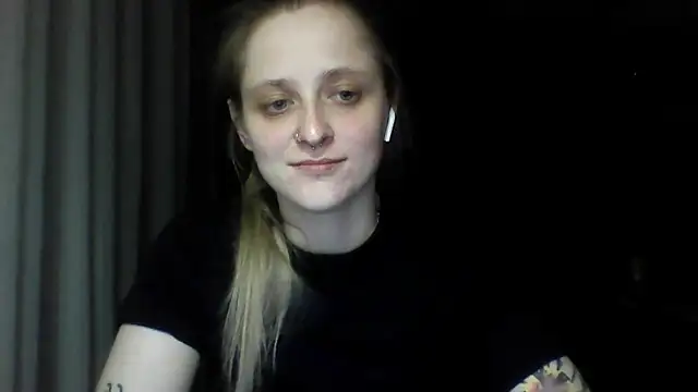 LeaWetGirl webcam