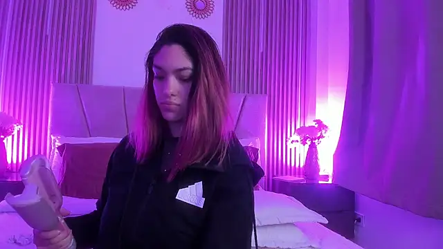 Victoria_Beaumont webcam
