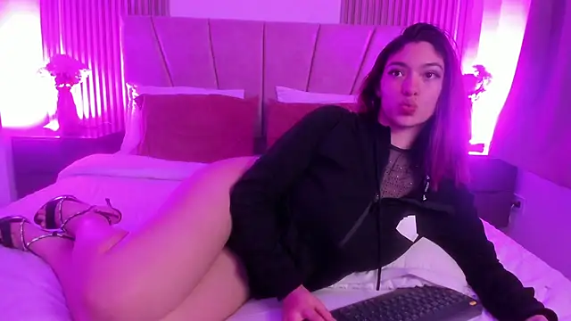 Victoria_Beaumont webcam