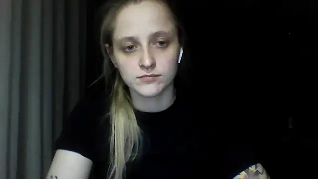LeaWetGirl webcam