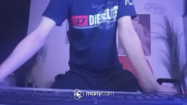 der_dino30 live cam on StripChat