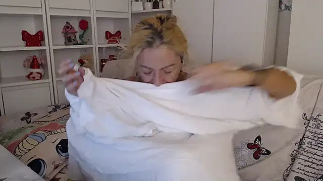 _karolynesyera_ webcam