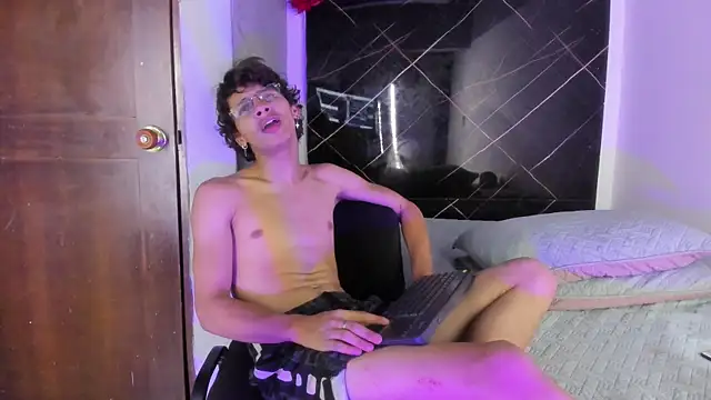 Adrian_Wolf webcam