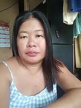 Lovelywoman43 webcam