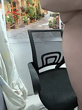 Ariana-Vy webcam