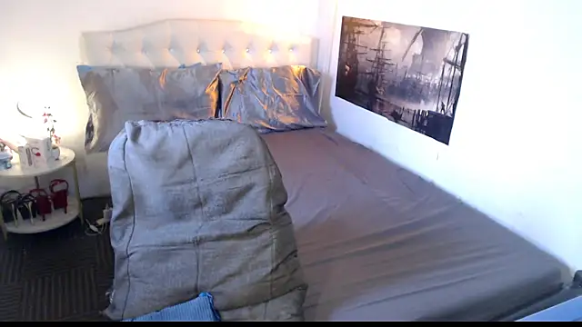 NinaDOM4CUM webcam