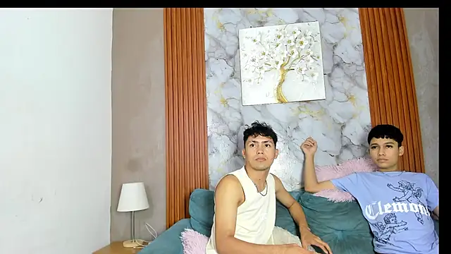 AVENGER_BOYS2026 Live Web Cam Show