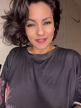 eva_luz live cam on StripChat