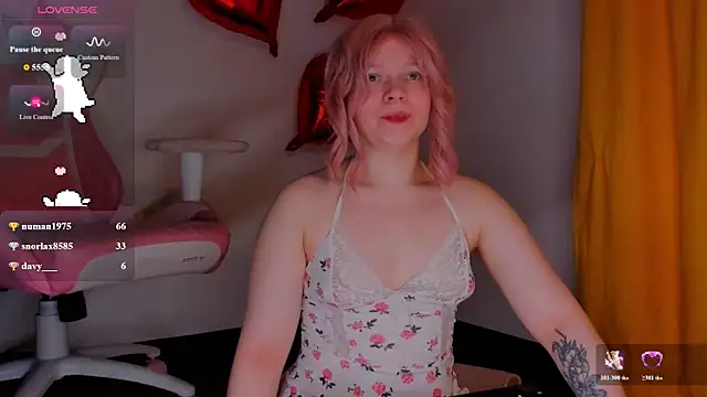 SueNiceeeee webcam