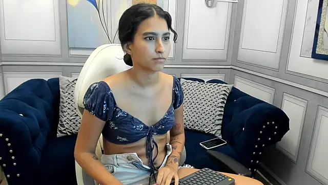 maya_jonnes18 live cam on StripChat