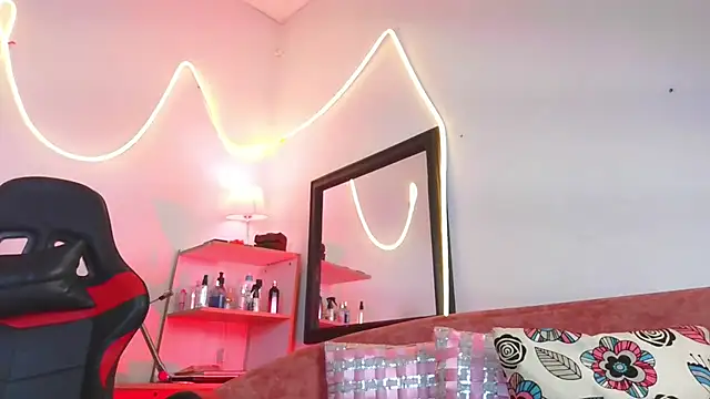 Megaan_Greey webcam