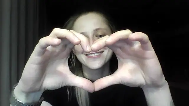 LeaWetGirl webcam