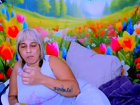 indianroxy webcam