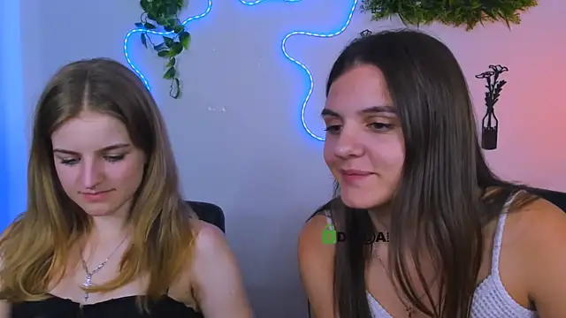 lisa_dark_ webcam