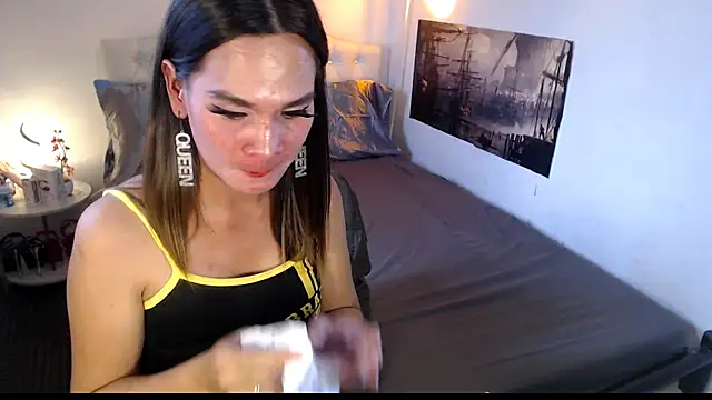 NinaDOM4CUM webcam