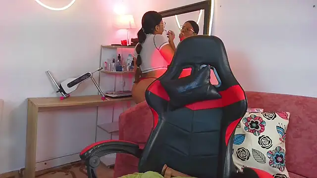 Megaan_Greey webcam