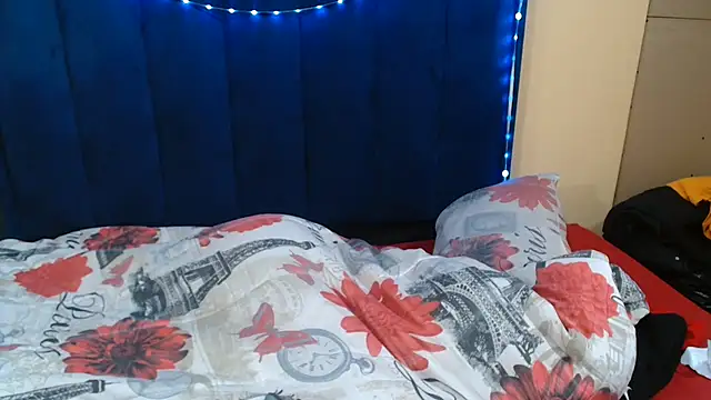 HotCreamyTea webcam