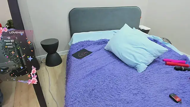 FlirtyMary webcam