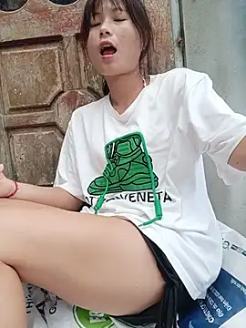 Linda-yiyi webcam
