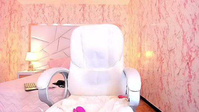 Emily_Whinfre webcam