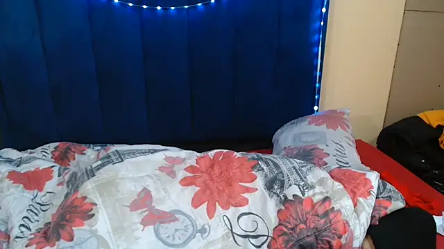 HotCreamyTea webcam