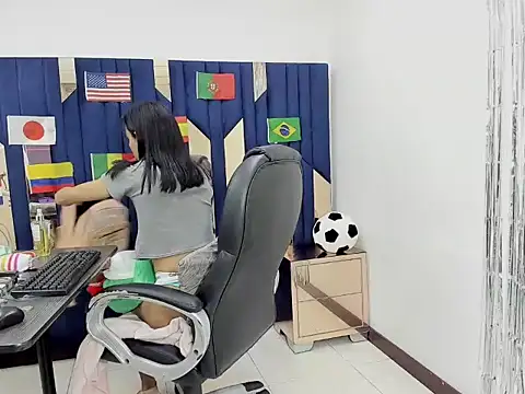 Aisha_hotts777 webcam