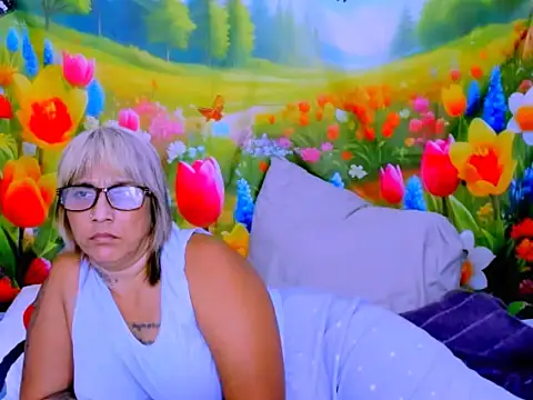indianroxy webcam