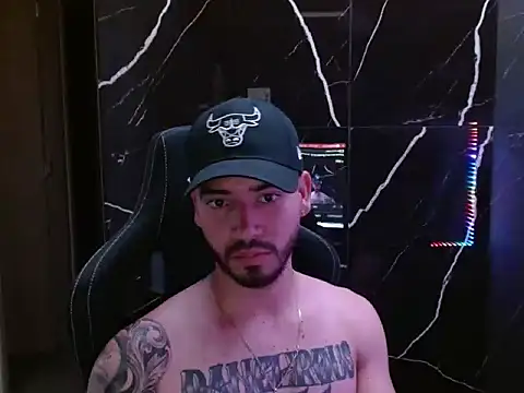 Dangerous-Men webcam