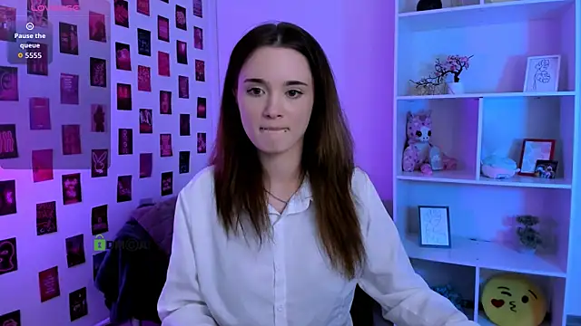 liana_kisses webcam