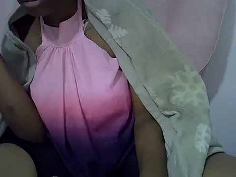 ebonypretty2 webcam
