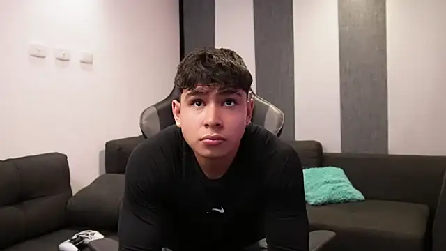 Bray_Kevin live sex cam