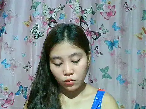 SexyAsianPussy4u live cam on StripChat