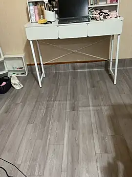 Mina048 webcam