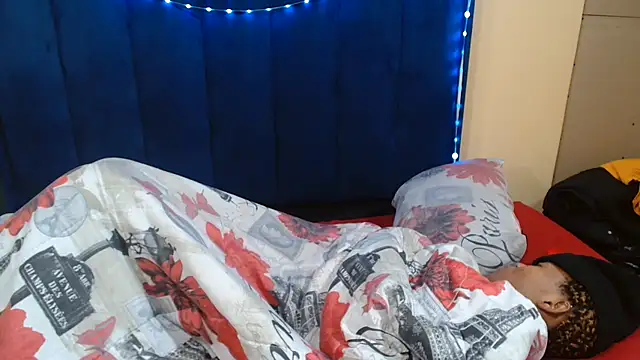 HotCreamyTea webcam