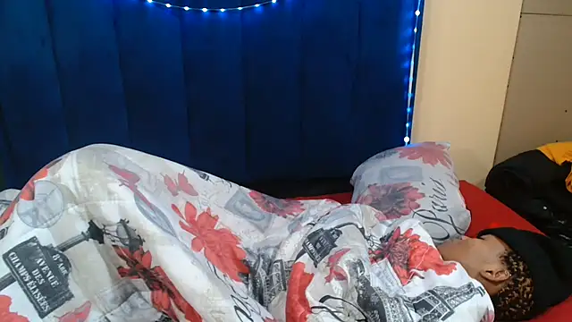 HotCreamyTea webcam