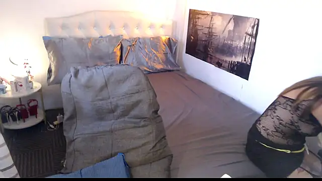 NinaDOM4CUM webcam
