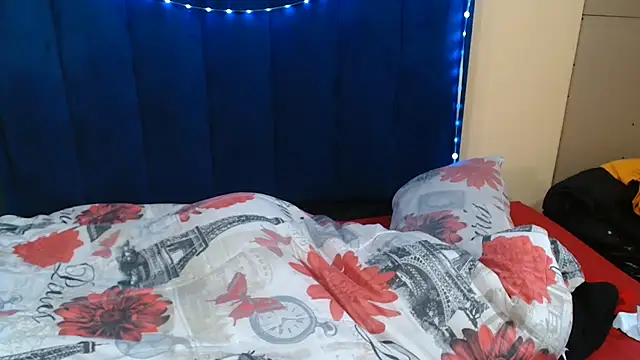 HotCreamyTea webcam