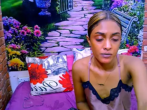 IndianPretty14u2Luv webcam