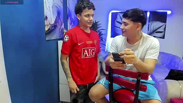 thesecret-roommates webcam