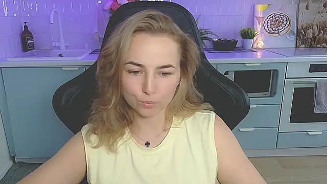 Mira_Mermayd live cam on StripChat