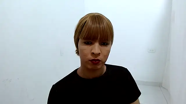 estefania224 webcam