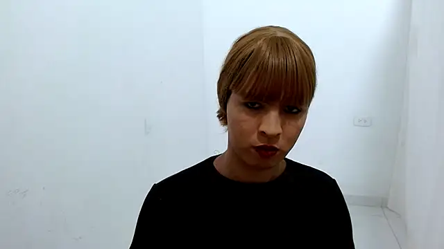 estefania224 webcam