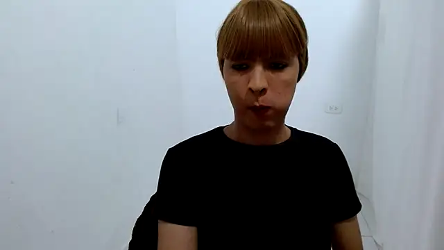 estefania224 webcam