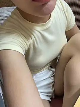Mina048 webcam