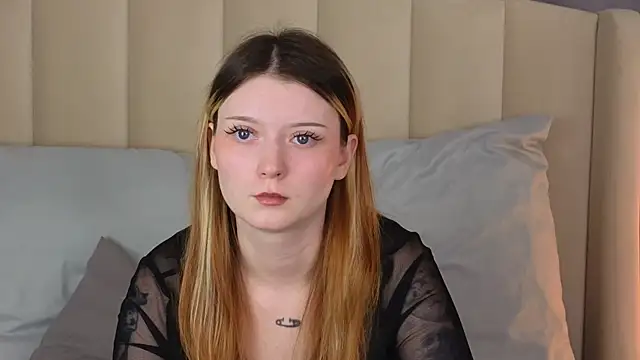 AlyssFrost webcam