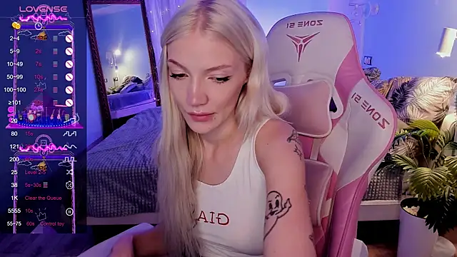 AnyaTaylor_ webcam