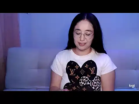 Elina_Rose888 webcam